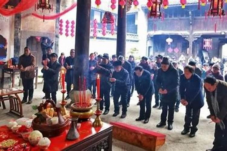 农村平房屋坐西北向东南门前大路风水