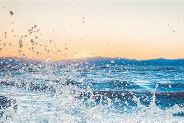 梦见海水涨潮是什么意思 梦见海水涨潮的寓意