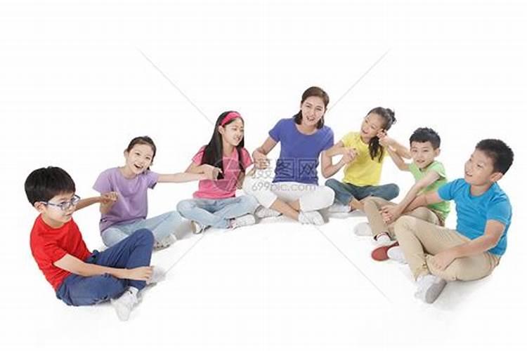 梦见许多学生和老师
