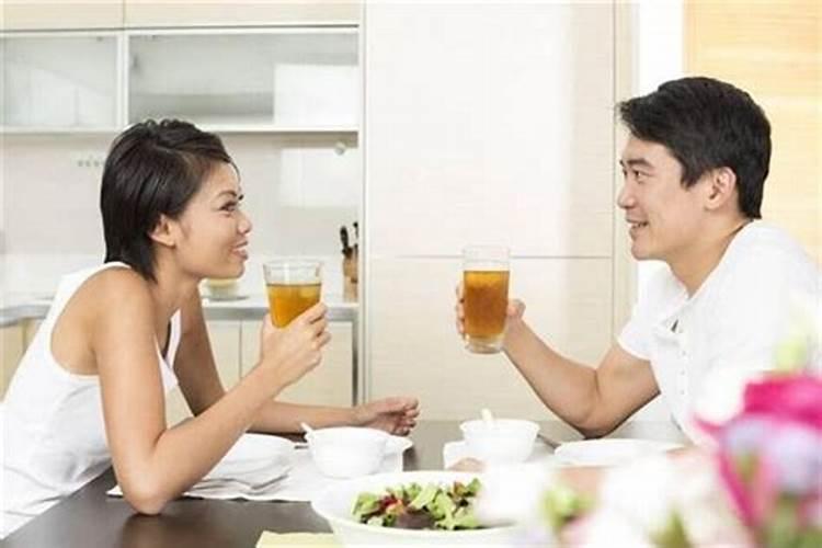 梦见吃饭生气是什么意思？