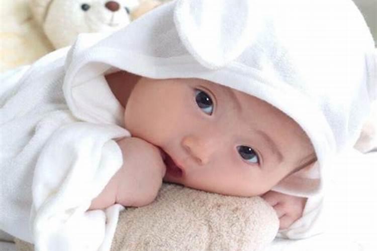 梦见与自己喜欢的人生孩子