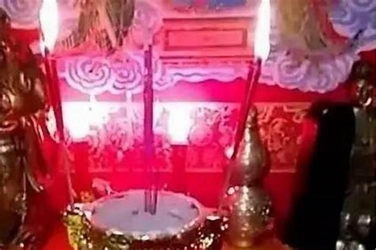老婆坚决要跟我离婚,现在电话,微信什么都拉黑了,怎么挽回呢？