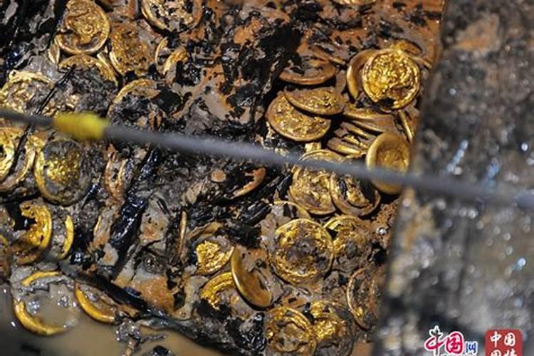 梦见挖出黄金或打开金库是什么预兆？
