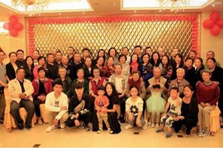 梦见很多的娘家亲人聚在一起的预兆