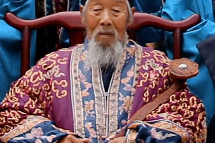 道教和佛教做法事烧的四方纸筒是什么