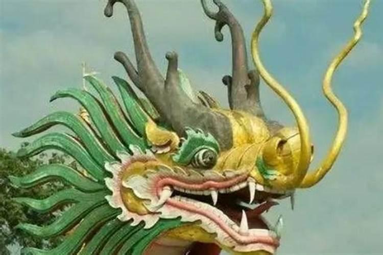 2025属龙犯太岁吗
