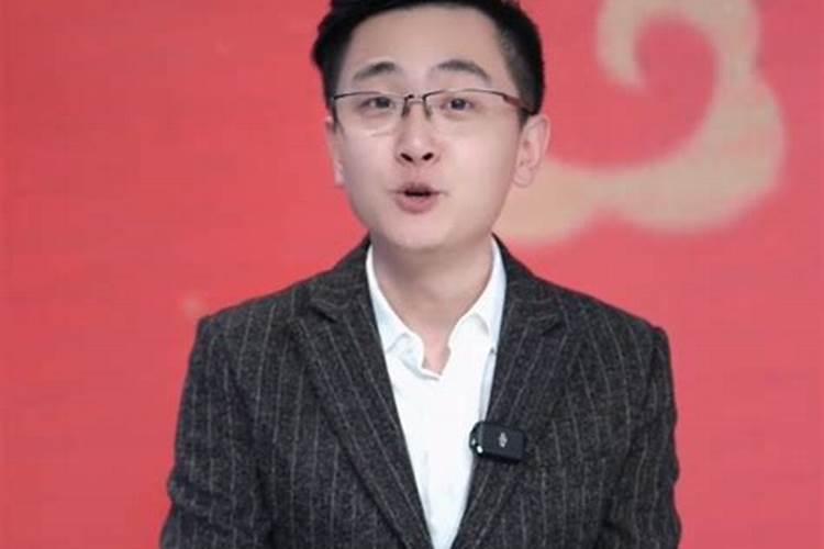 梦见前男友与现女友分手