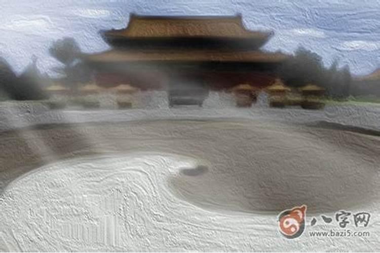 梦见一条白蛇一直追自己跑的预兆