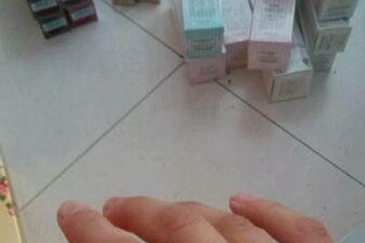 梦到自己手被刀划破出血是什么预兆？