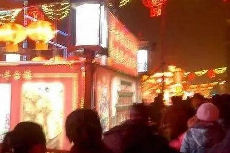 梦见山崩地裂还有大水的预兆