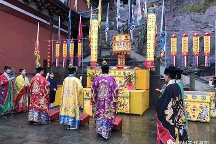 梦见牛是什么意思+周公解梦？