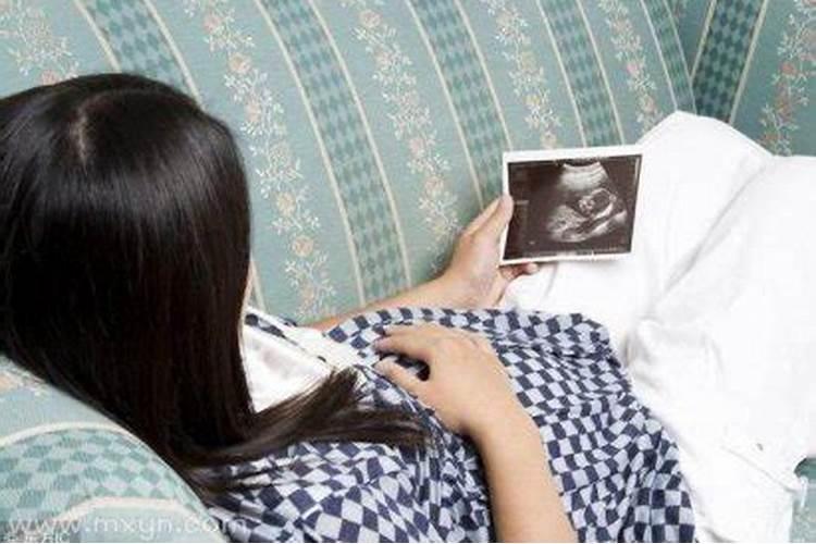 女人梦见茅厕粪便满了