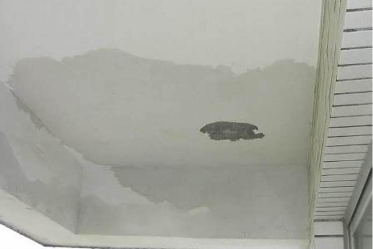 梦见自家卫生间屋顶漏水的预兆