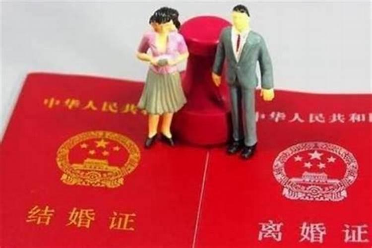 梦见好多人在一起吃饭有什么征兆