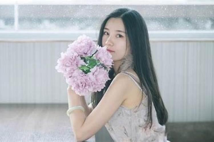 梦见女同学想和我亲热的预兆