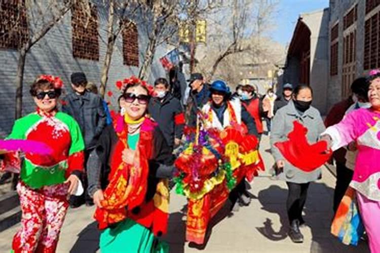 梦见挖坟墓挖出死人是什么意思
