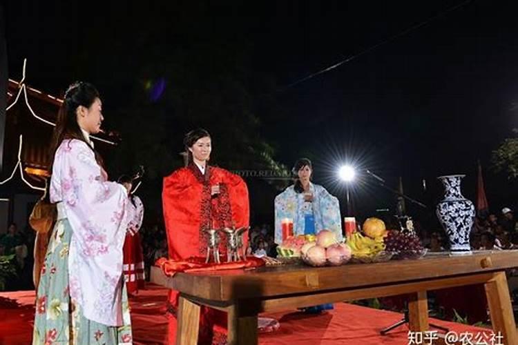 梦见水满满路上全是水