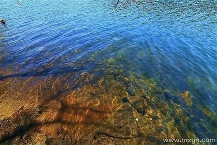 梦见湖水上涨是什么意思？