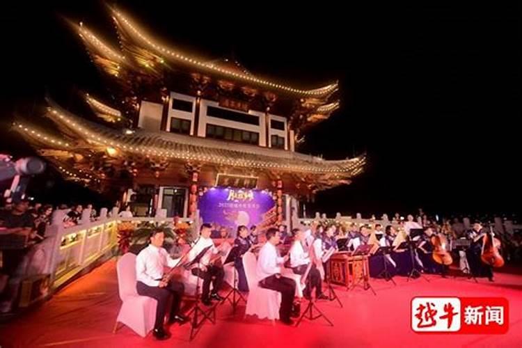 七月四日各地都有哪些风俗习惯？