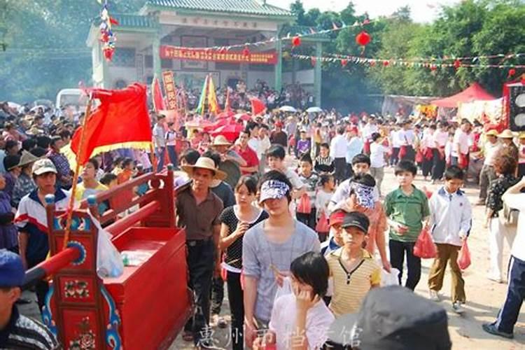 哪些地区有过年点灯的风俗