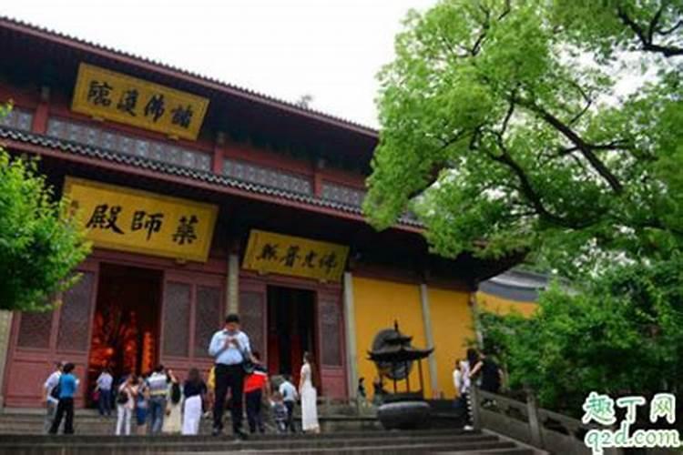 孕妇梦见拉屎是什么意思