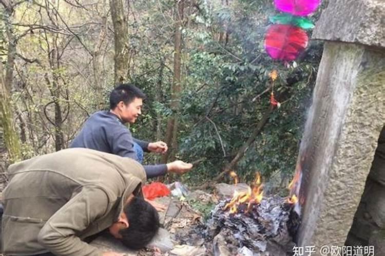 八字羊刃格的人,命中带刀不利六亲是什么意思？