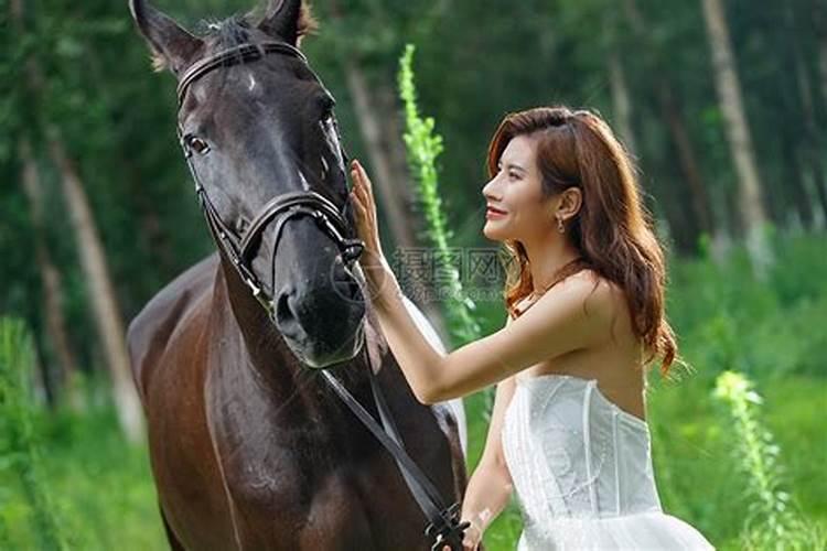 梦见与熟悉的女士亲吻的预兆