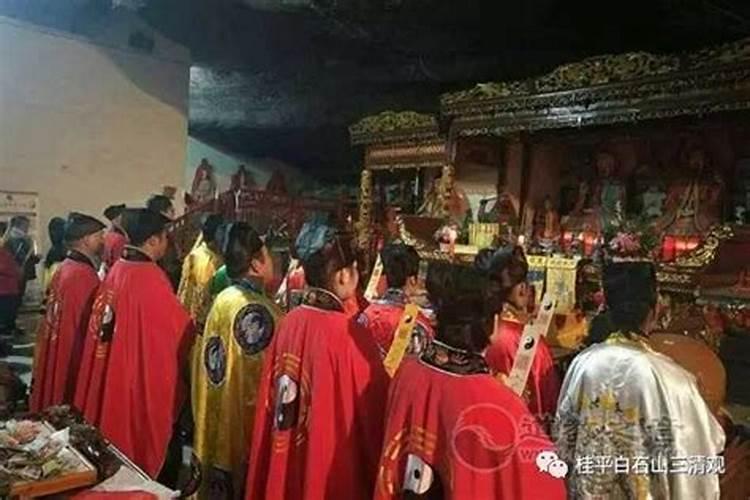 缺金多水的人戴什么较旺