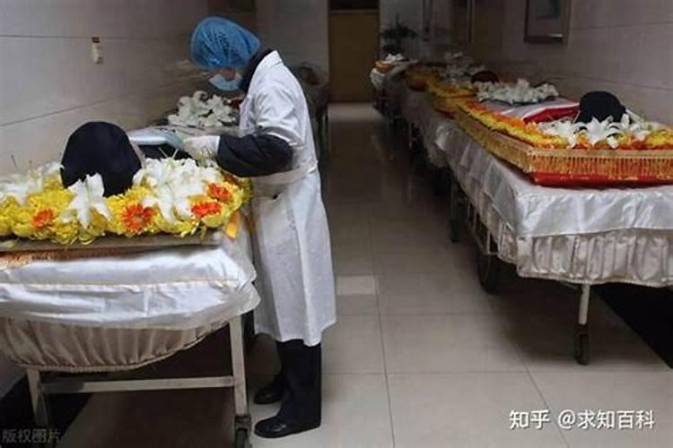 梦见老邻居是什么意思？
