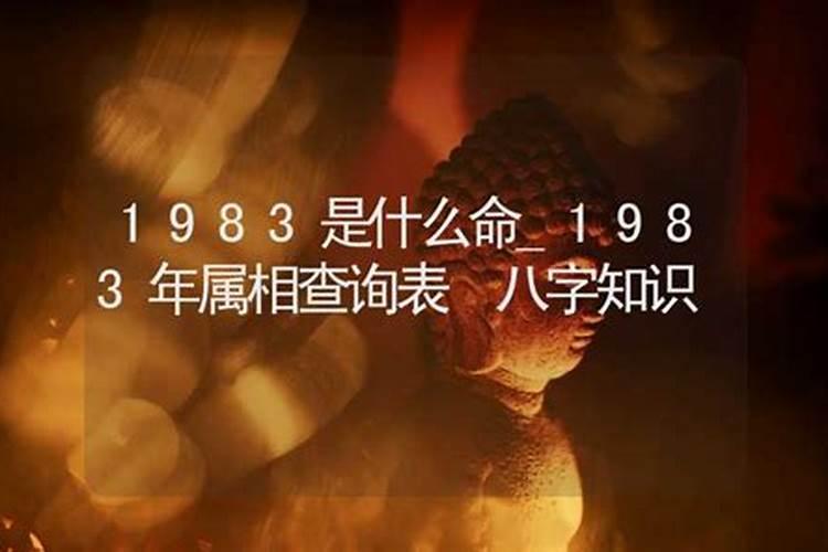 梦见红鲤鱼什么意思在水里游泳