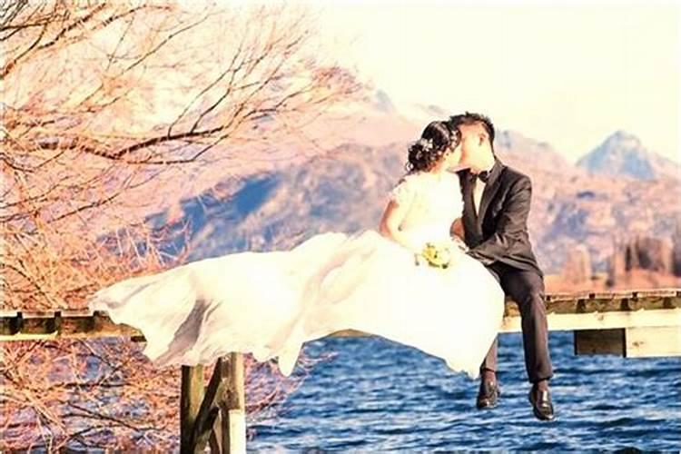 梦见老婆裸睡被别人看到是什么意思？