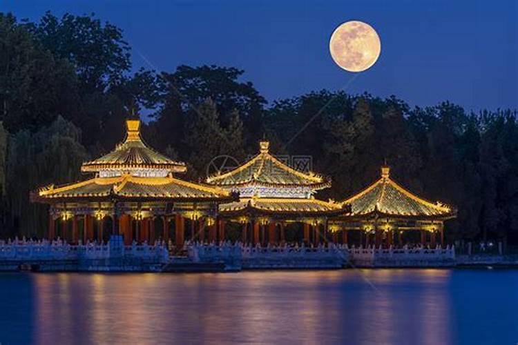 中秋节自驾游去哪玩好,热门景点推荐