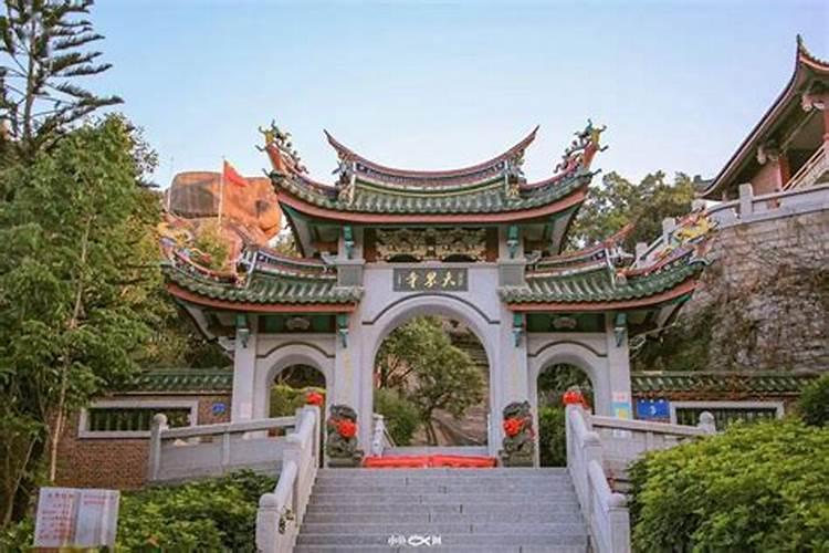 宁波市老三区,和鄞州区,哪里有算命的先生,算姻缘要准的。请朋友们指点...
