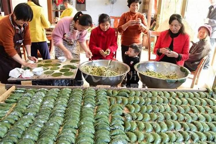 属鸡的本命年需要穿戴什么 属鸡本命年易佩戴属鸡的本命佛吊坠？