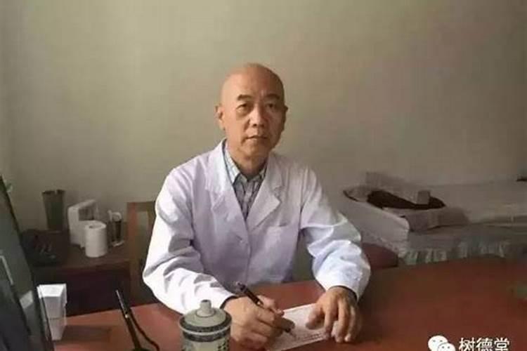 梦见自己在坟边种树