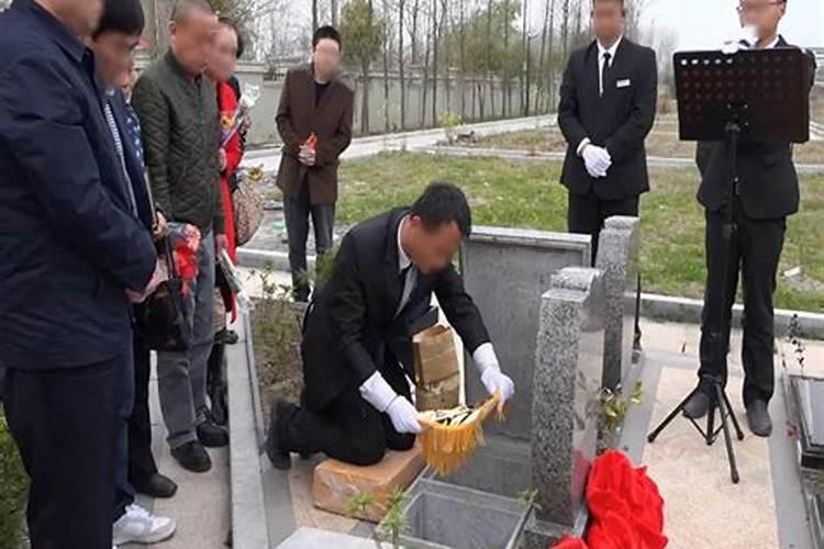 上坟是在冬至前还是后？