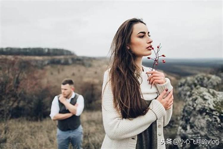 给亡去的人烧纸,是白天烧好,还是夜里烧好。请告知。