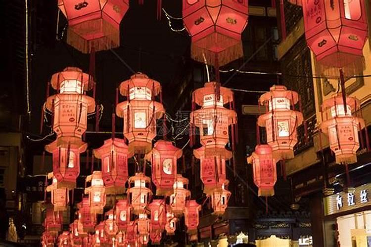 元宵节坟地送灯笼有什么讲究