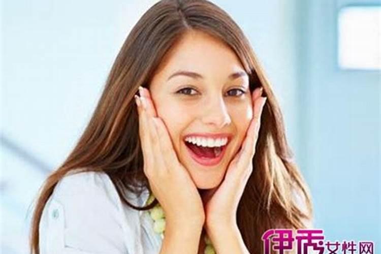 梦见自己成富人被追捧