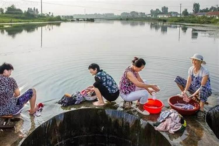 梦见洗衣机水满出