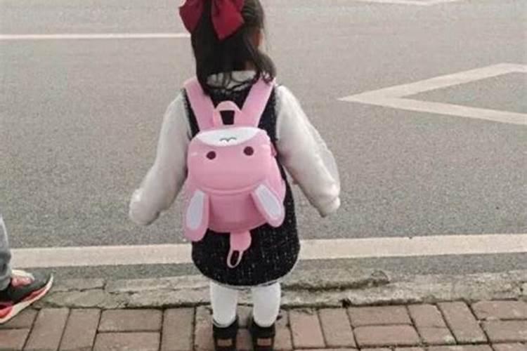 女人梦见自己丢了手机到处找