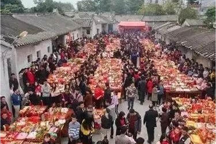 风水先生说家里阴气太重,有千年老坟,能信吗？