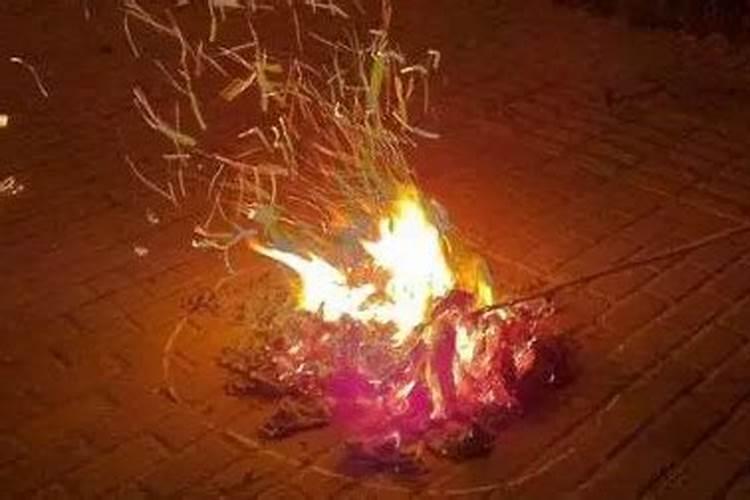 鬼节烧纸的讲究,鬼节烧纸的正确方法和时间