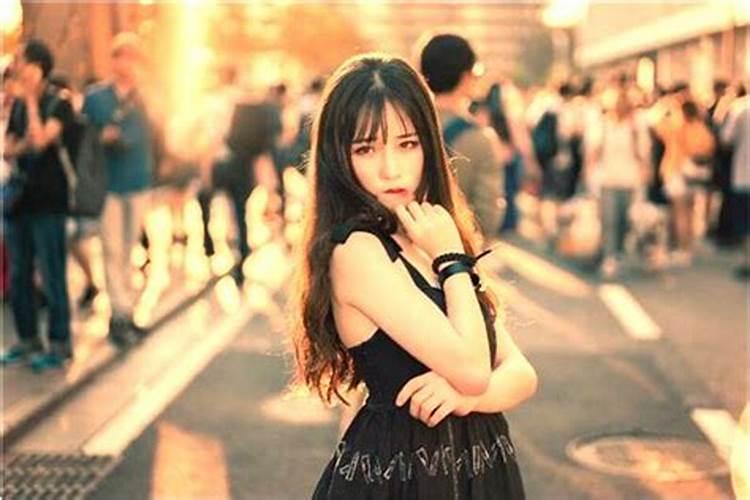 梦见女朋友和别人在一起了的预兆