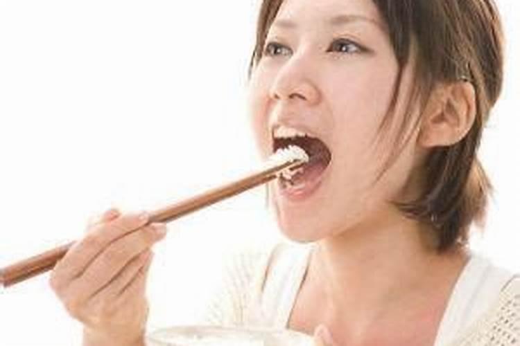 梦见姐姐吃饭的预兆