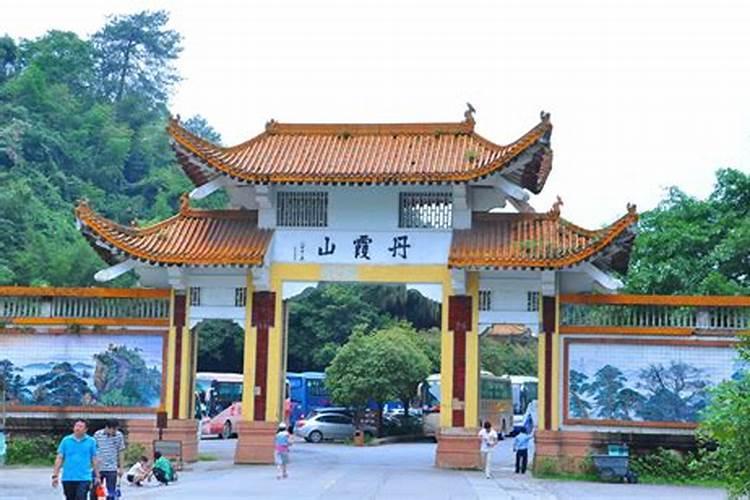 不退定亲彩礼了犯法吗