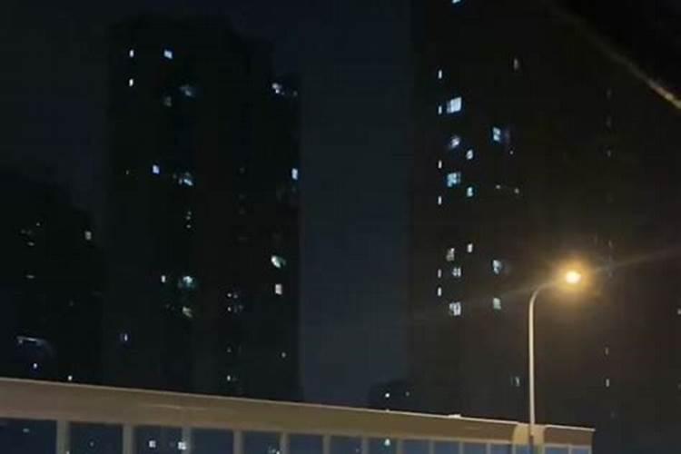 为什么梦里总是会出现你的影子？