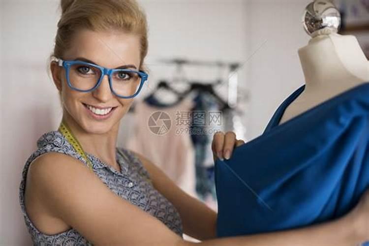 梦见别人穿新衣服是什么意思