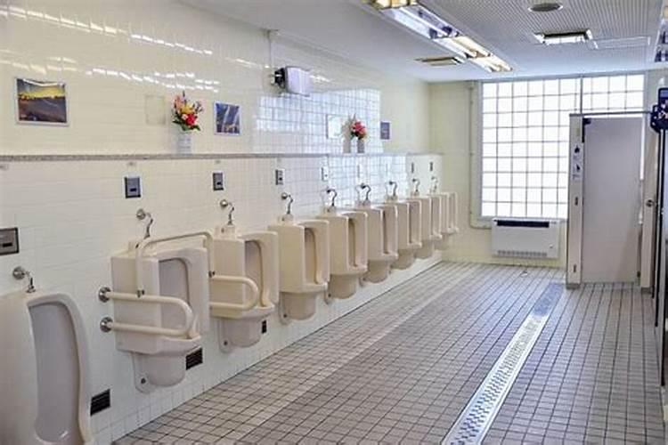 梦见男女共用公厕