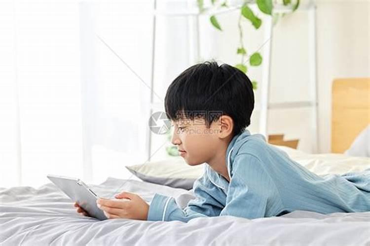 梦见陌生小男孩来家里有什么征兆